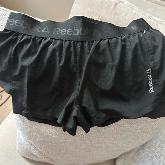 Reebok - Picture 2 of 3